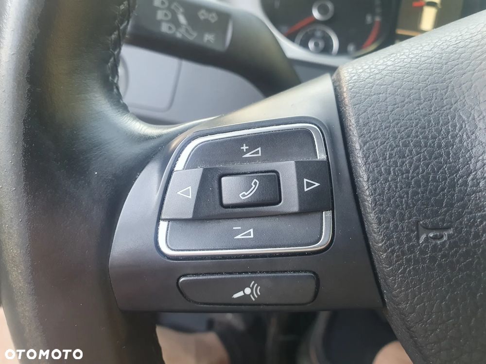 Volkswagen Passat 2.0 TDI Comfortline - 24