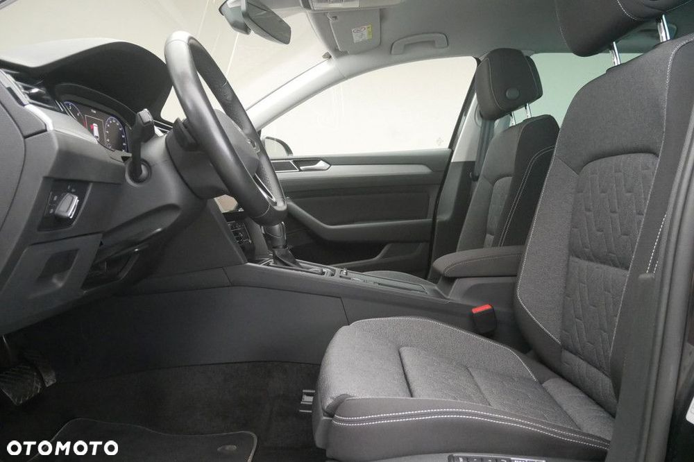 Volkswagen Passat Variant 2.0 TDI SCR Business DSG - 12