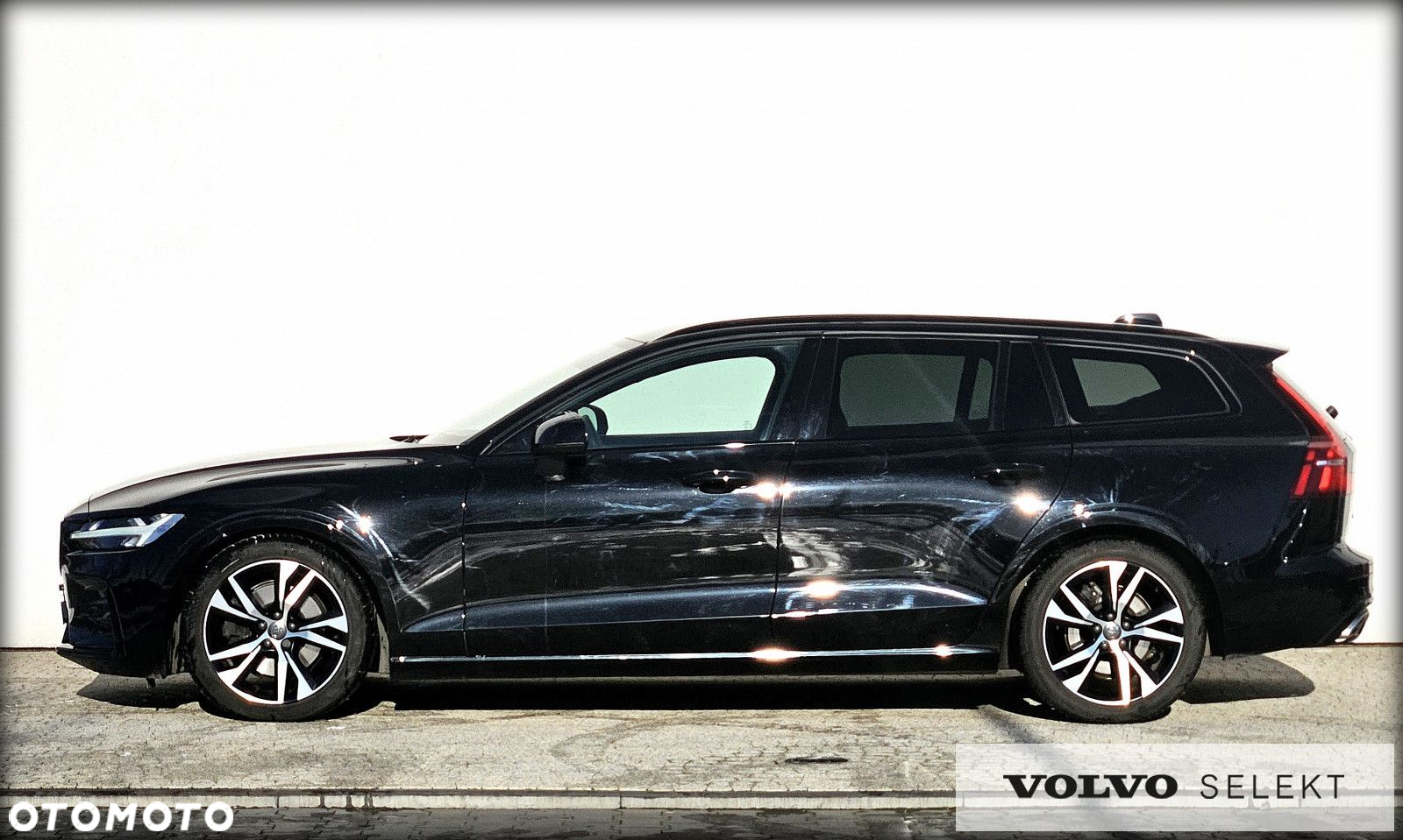 Volvo V60 B3 B R-Design - 9