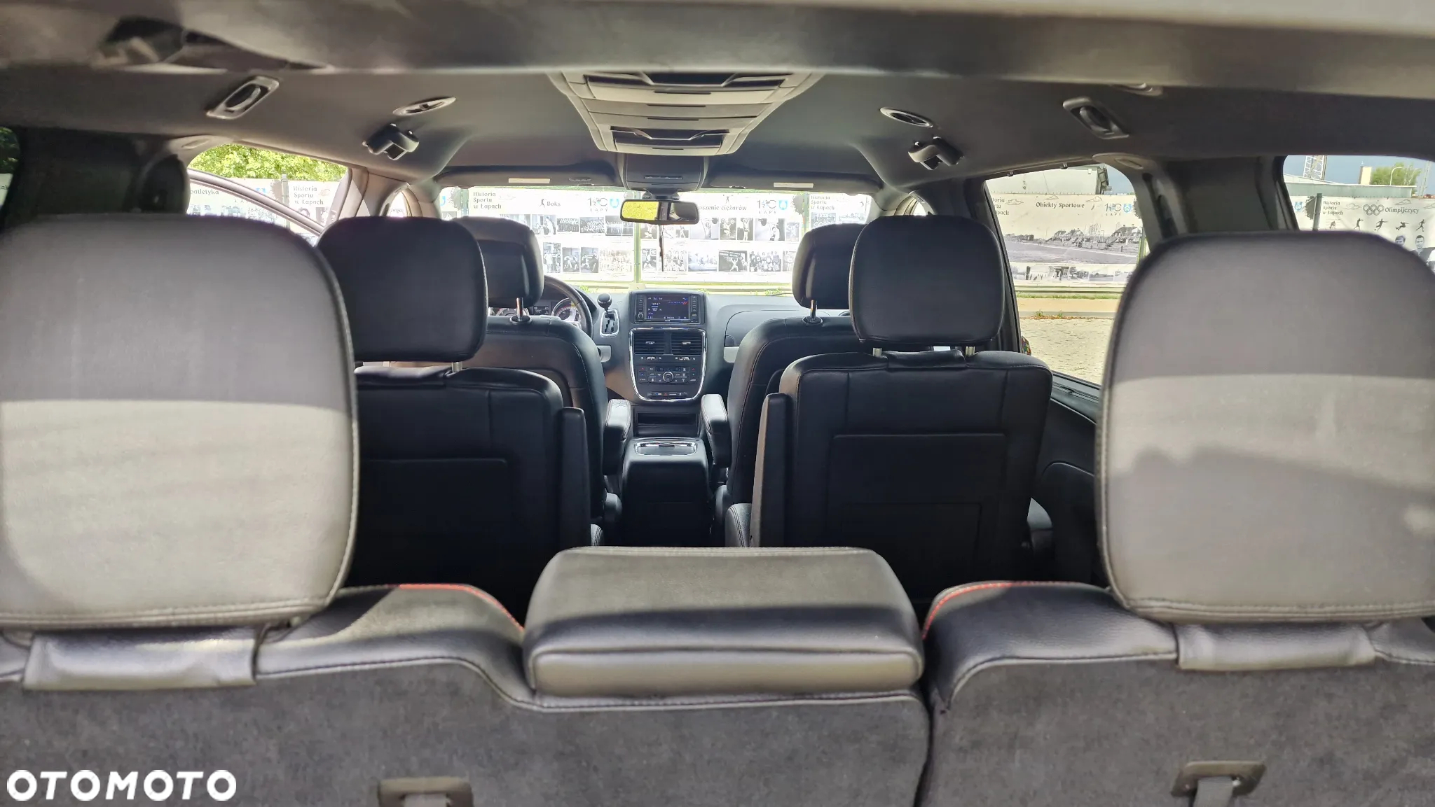 Dodge Grand Caravan - 19