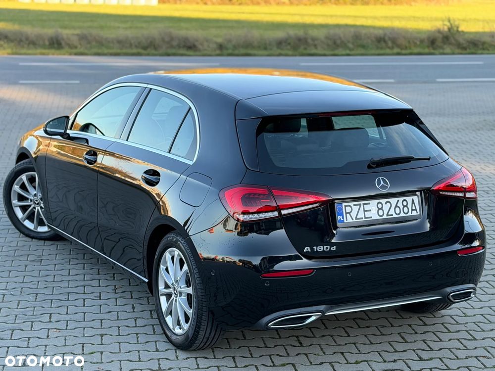 Mercedes-Benz Klasa A 180 d Edition 1 7G-DCT - 21
