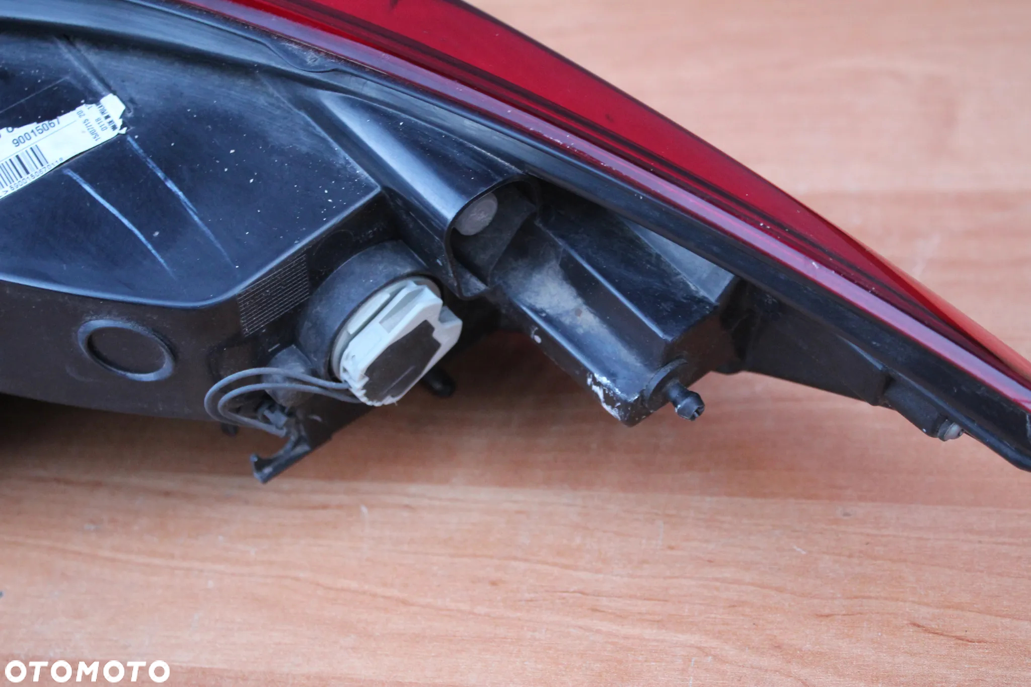 LAMPA LEWA TYLNA LEWY TYŁ W BŁOTNIK OPEL ASTRA J SEDAN EUROPA ORYGINALNA 25870153 - 10