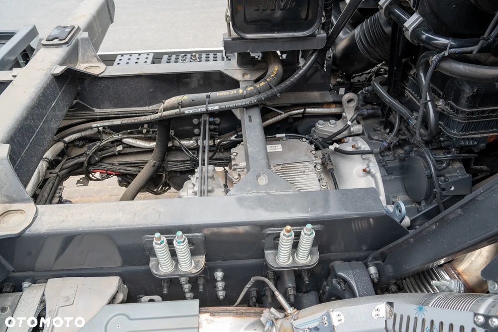 Renault K 440 6X6 - 17