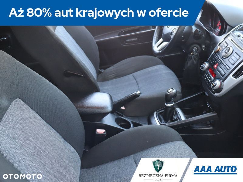 Kia Ceed - 11