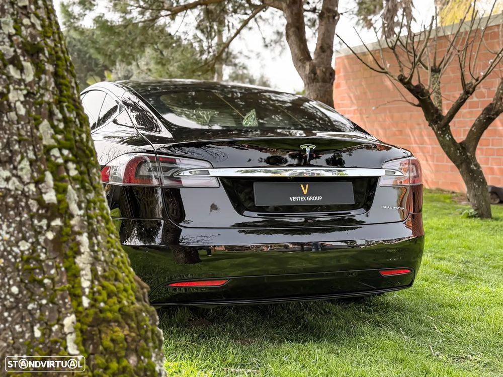 Tesla Model S Long Range - 11