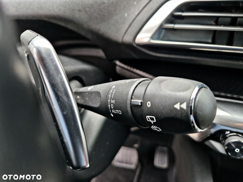 Peugeot 3008 1.5 BlueHDi Allure S&S EAT8 - 34