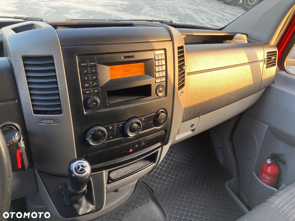 Mercedes-Benz Sprinter - 9