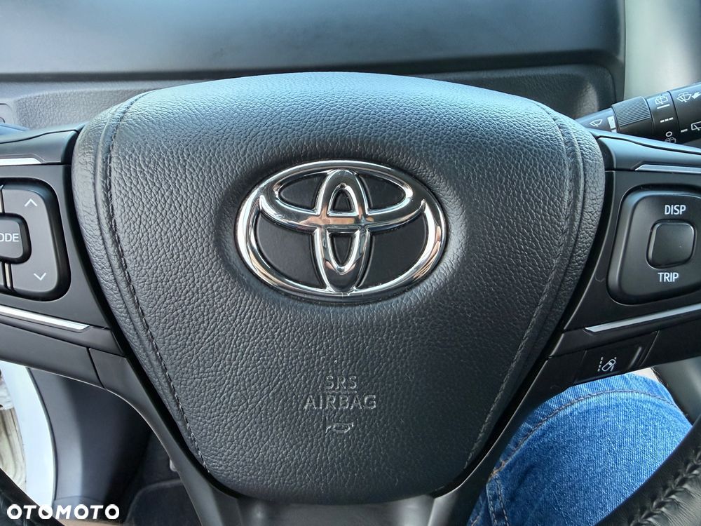 Toyota Verso 1.6 Active EU6 - 19