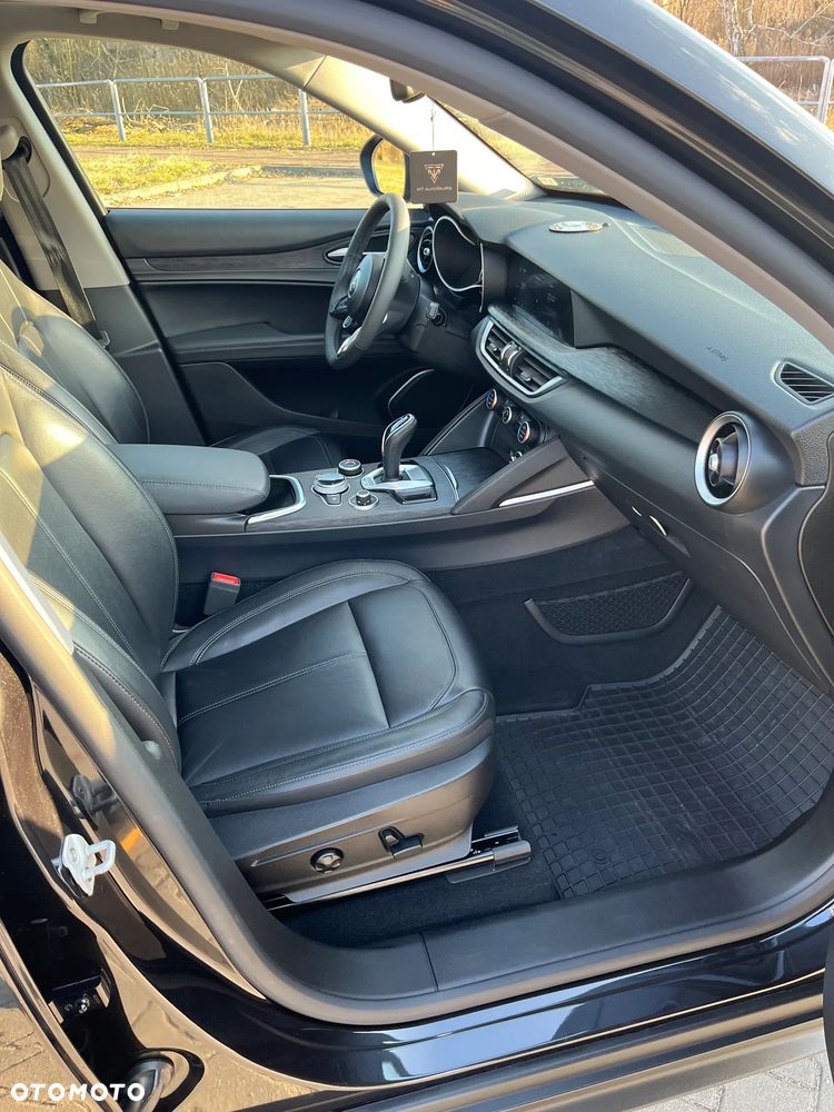 Alfa Romeo Stelvio 2.0 Turbo 16V AT8-Q4 - 18