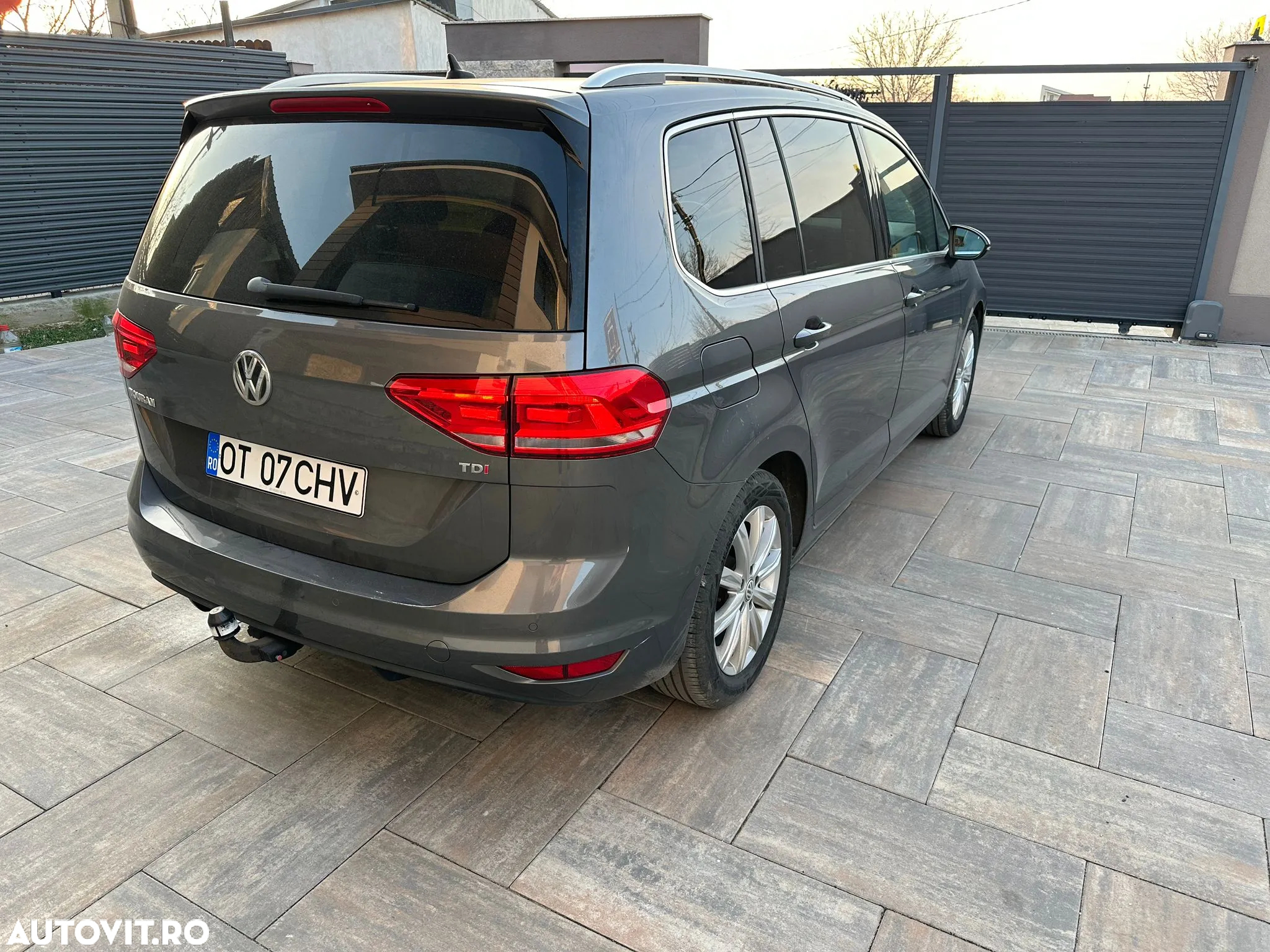 Volkswagen Touran 1.6 TDI SCR BlueMotion Technology Comfortline - 7