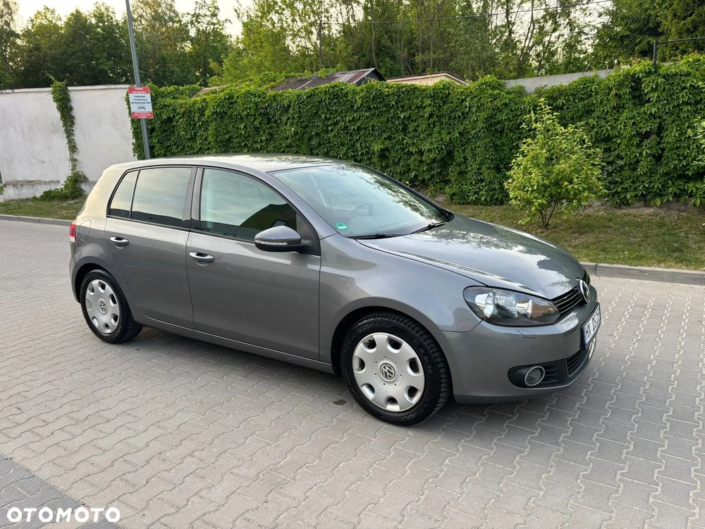 Volkswagen Golf - 22