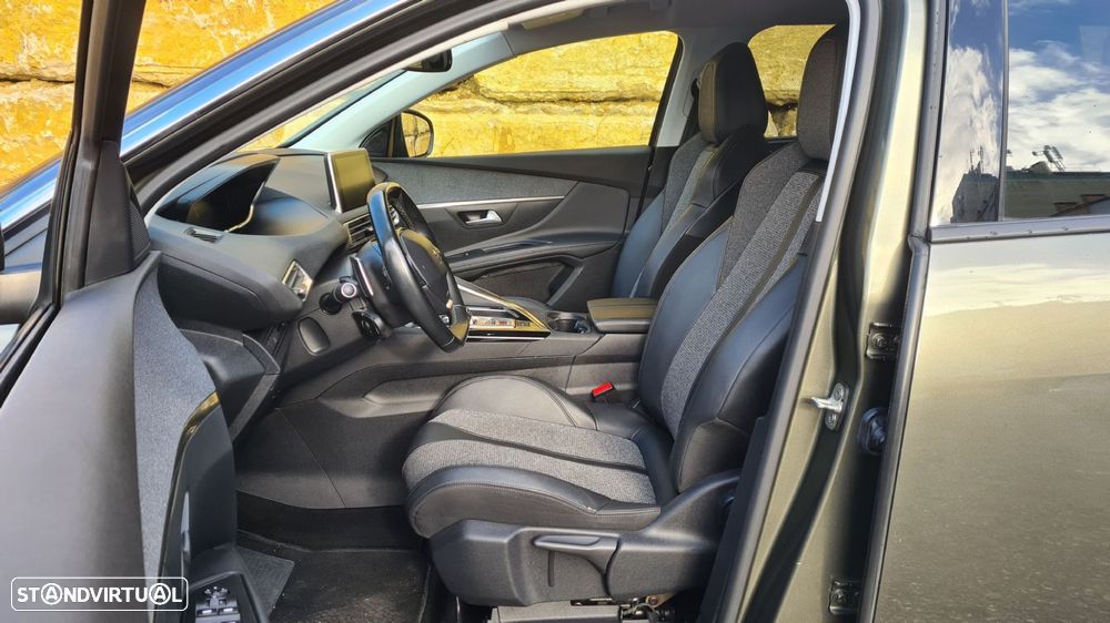 Peugeot 5008 1.5 BlueHDi Allure EAT8 - 34