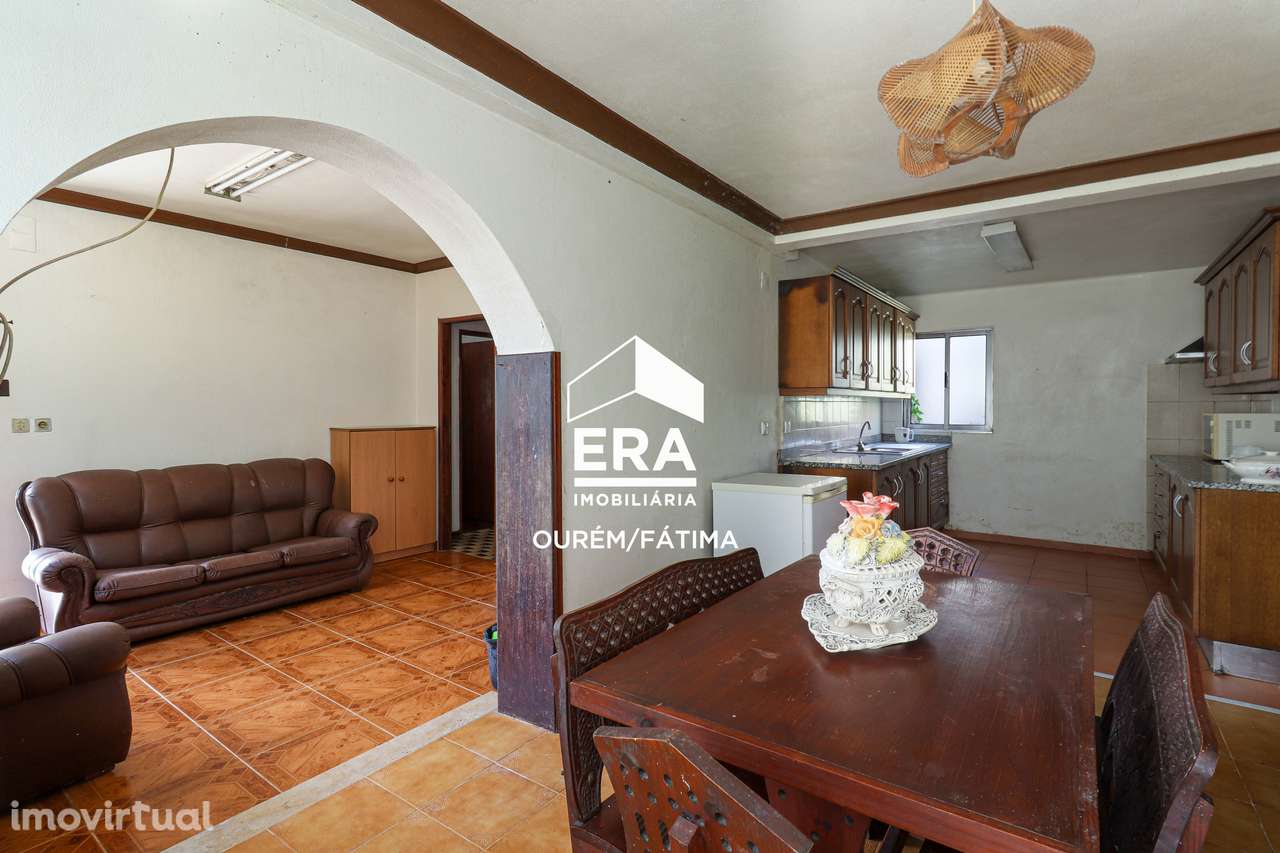 Moradia situada a 10 minutos da cidade de Ourém - Grande imagem: 4/30