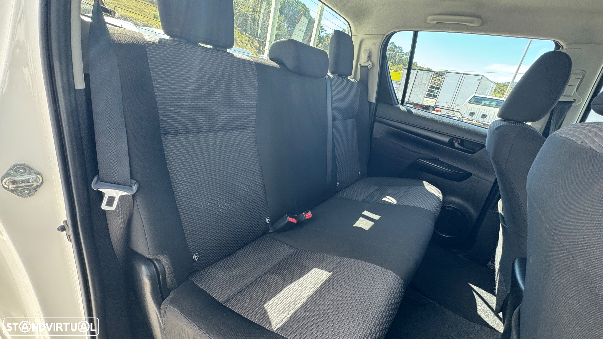 Toyota Hilux 2.4 D-4D 4WD CD CM - 28