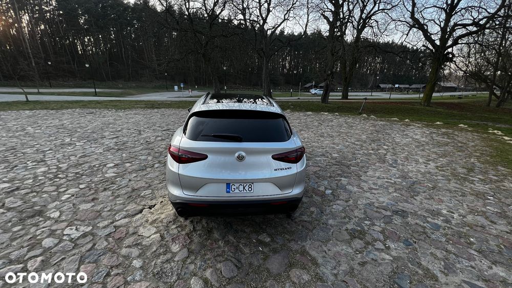 Alfa Romeo Stelvio - 21