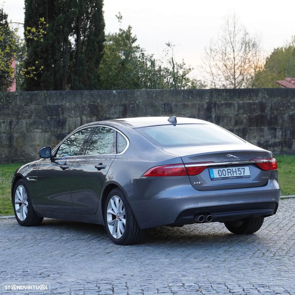 Jaguar XF - 7