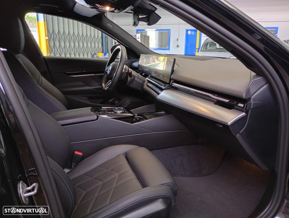 BMW 530 e Pack Desportivo M - 15