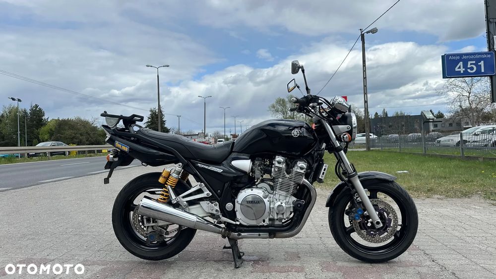 Yamaha XJR - 9