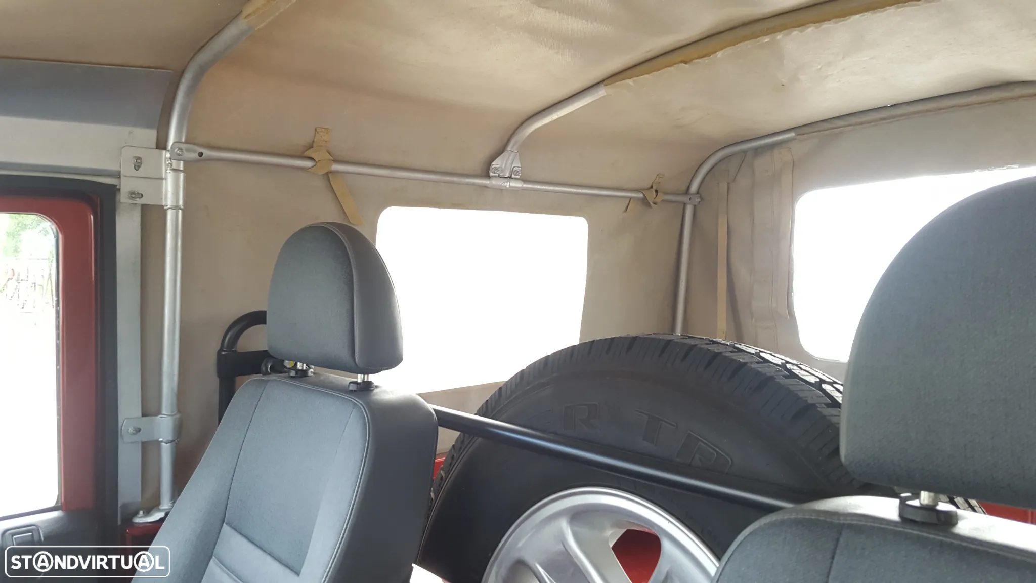 Land Rover Defender 90 SW 2.4 CRD S - 10