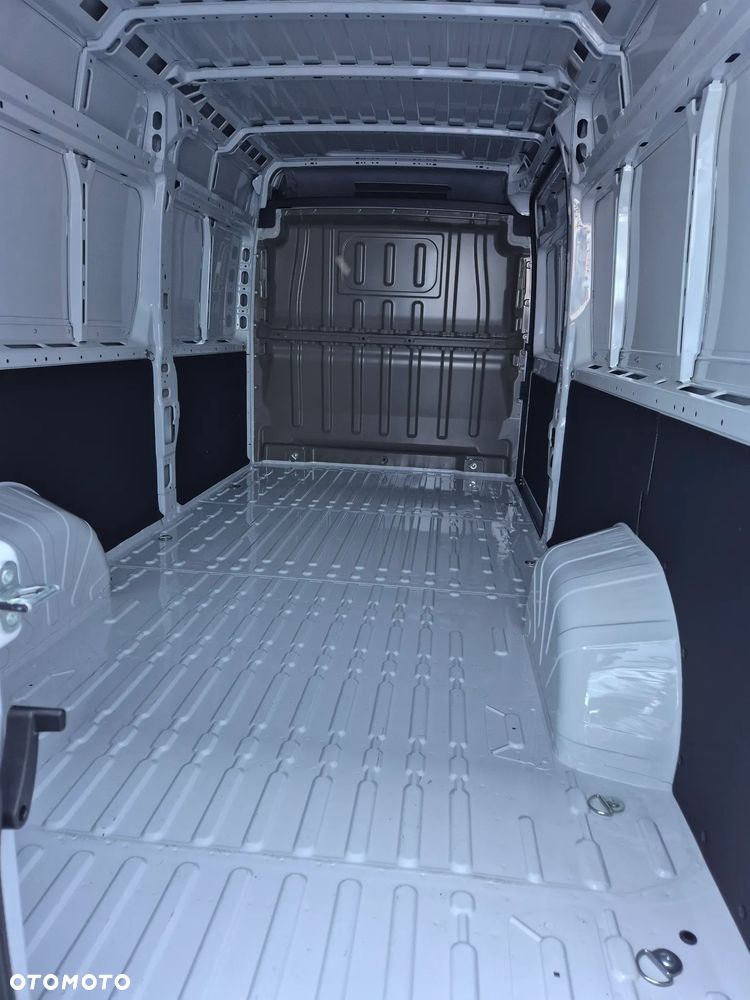 Peugeot Boxer Furgon L4H2 140KM FOTEL BUJANY/FULL LED/KAMERA - 12
