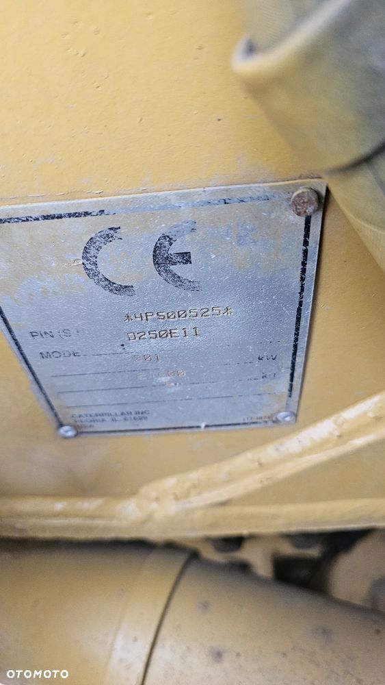 Caterpillar D 250E wozidło przegubowe - 11