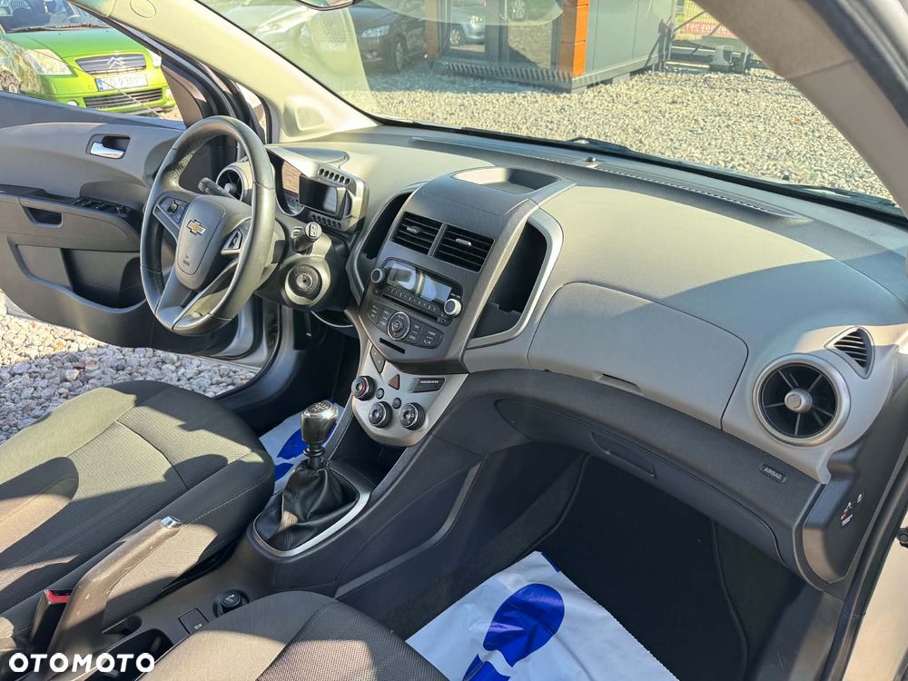 Chevrolet Aveo 1.6 LTZ - 15