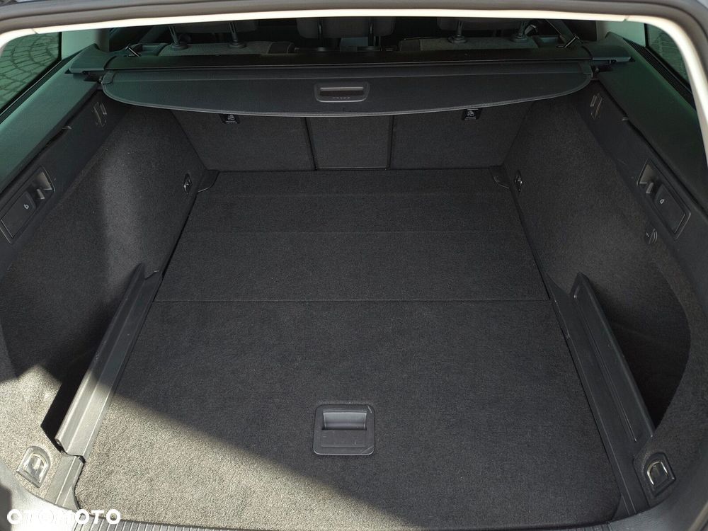 Volkswagen Passat - 39