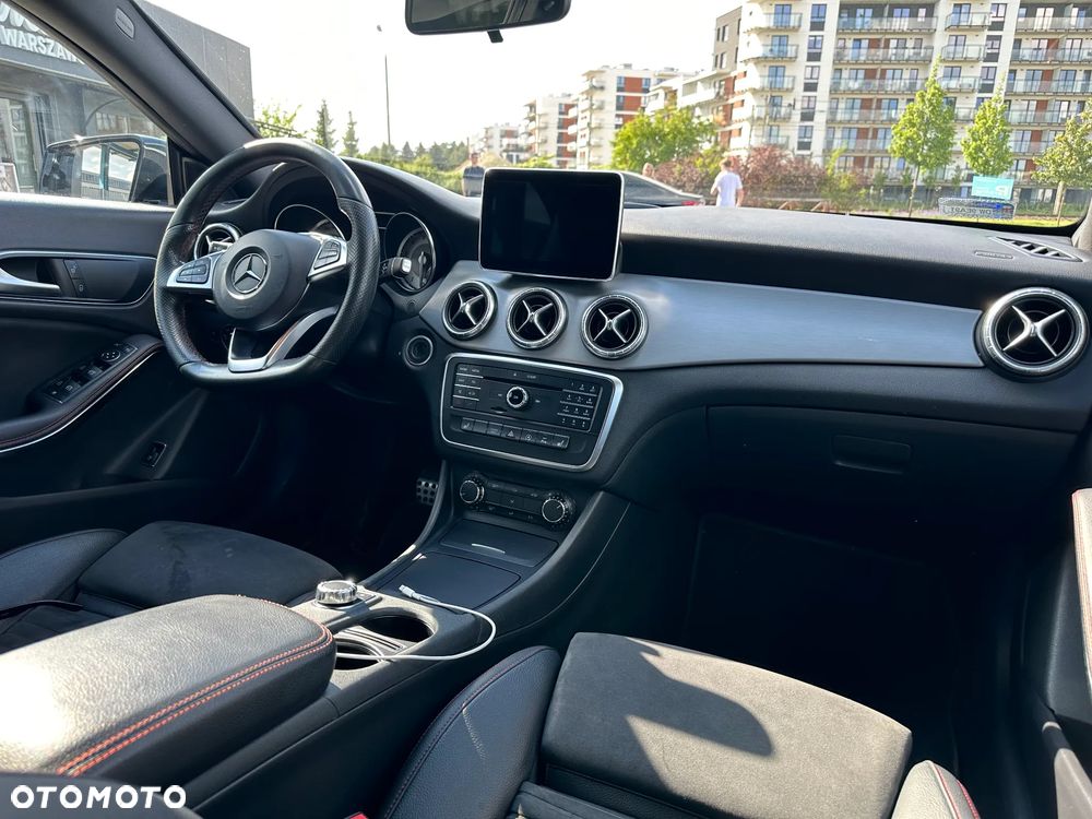 Mercedes-Benz CLA 200 7G-DCT AMG Line - 16