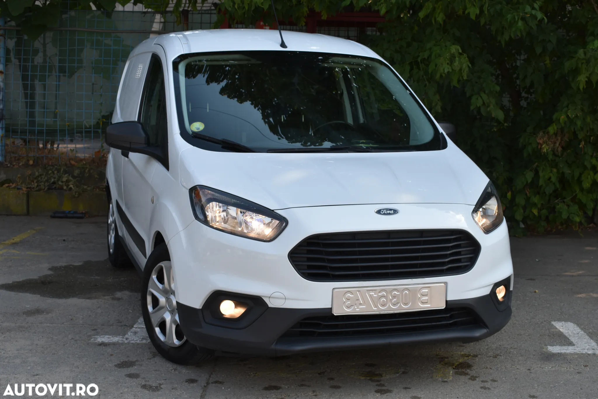 Ford Tranzit Courier - 2