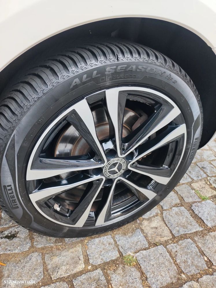 Mercedes-Benz A 250 Limousine - 38