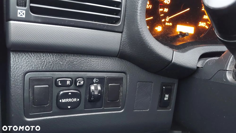 Toyota Avensis 2.2 D-CAT Sol - 18