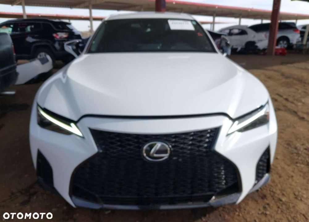 Lexus IS - 2