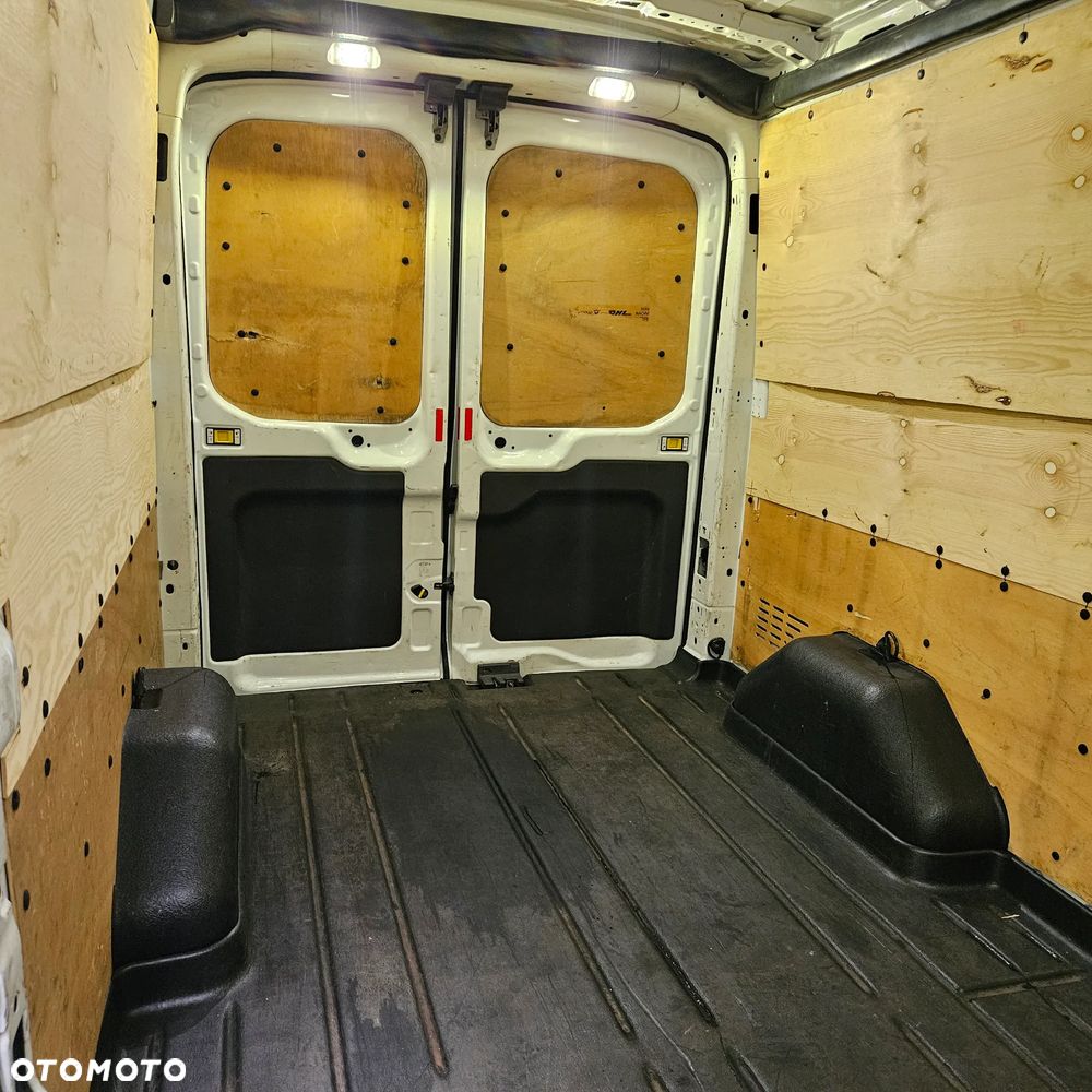 Ford Transit - 18