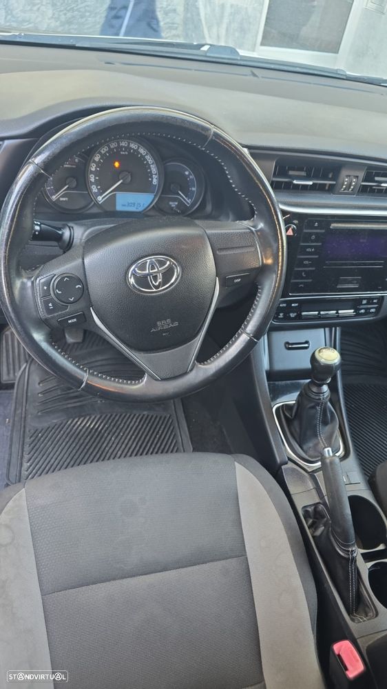 Toyota AURIS BIZZ 1.4 D4D - 11