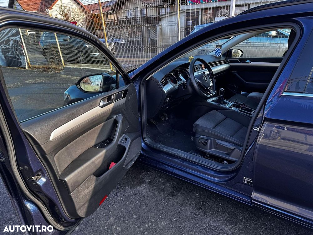 Volkswagen Passat Variant 2.0 TDI (BlueMotion Technology) Trendline - 12