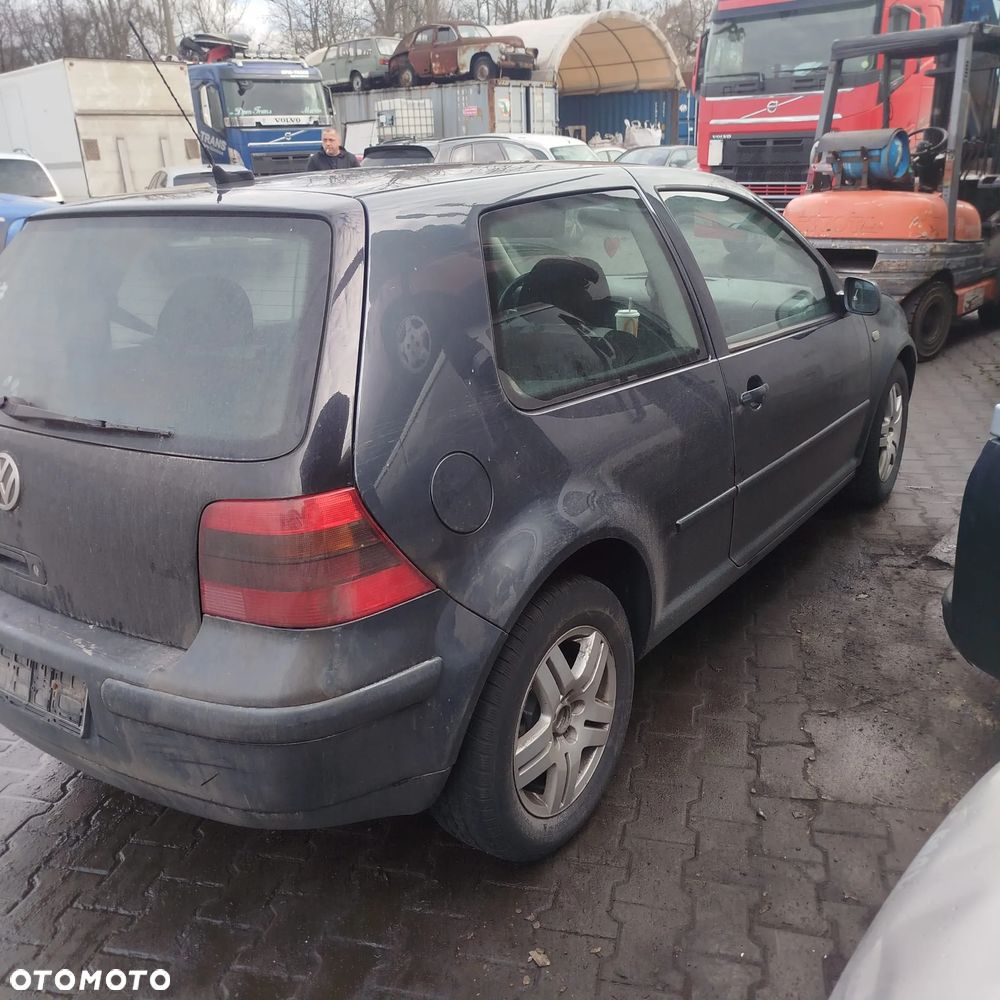 Volkswagen Golf 4 na części . - 7