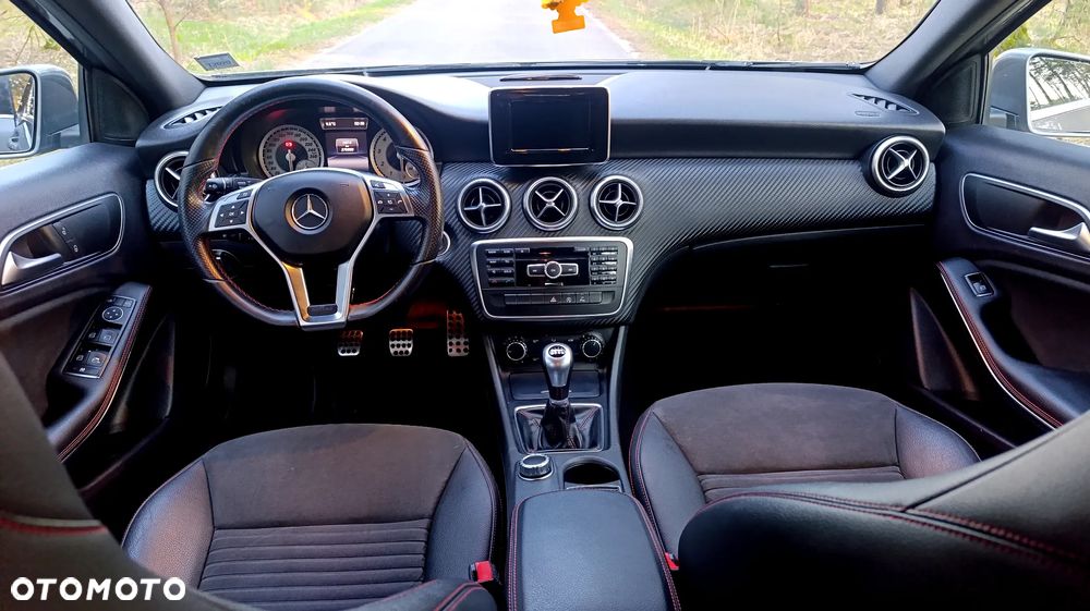 Mercedes-Benz Klasa A 180 AMG Line - 19