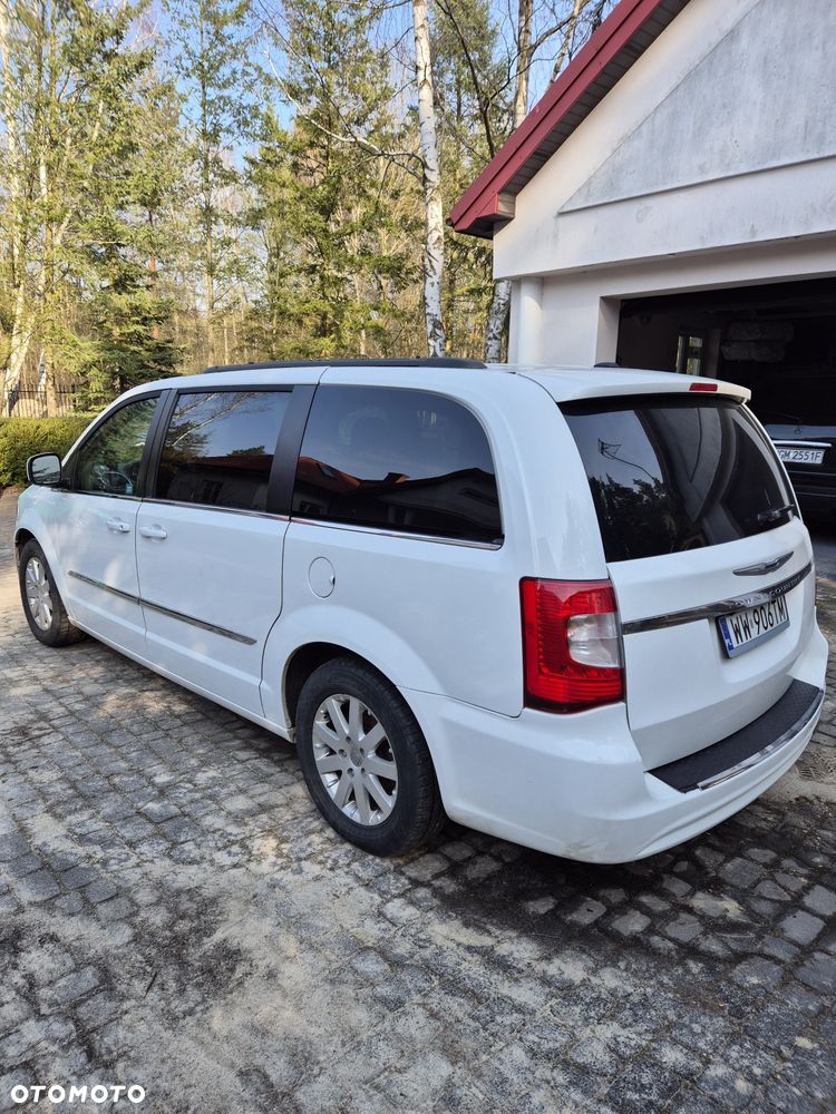 Chrysler Town & Country - 1