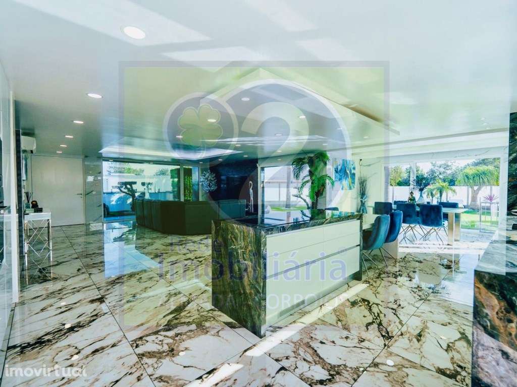 Moradia de luxo, bem localizada - Grande imagem: 2/13