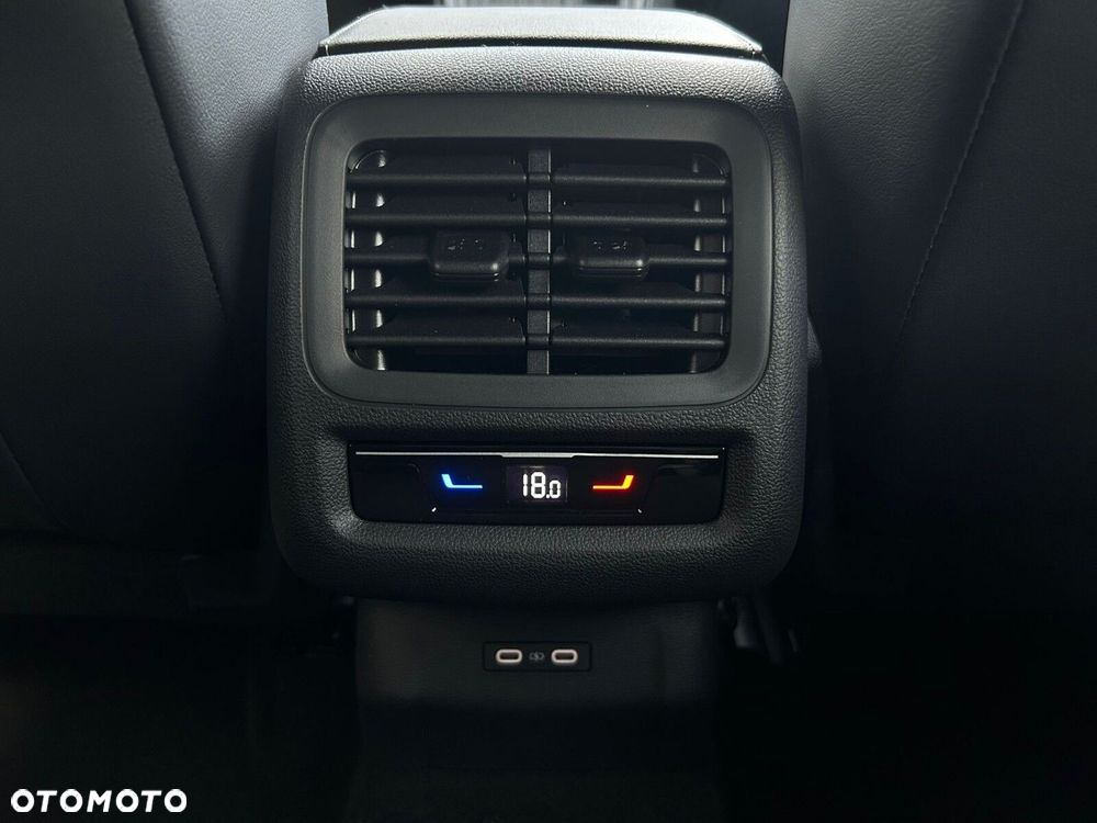 Volkswagen T-Roc - 25