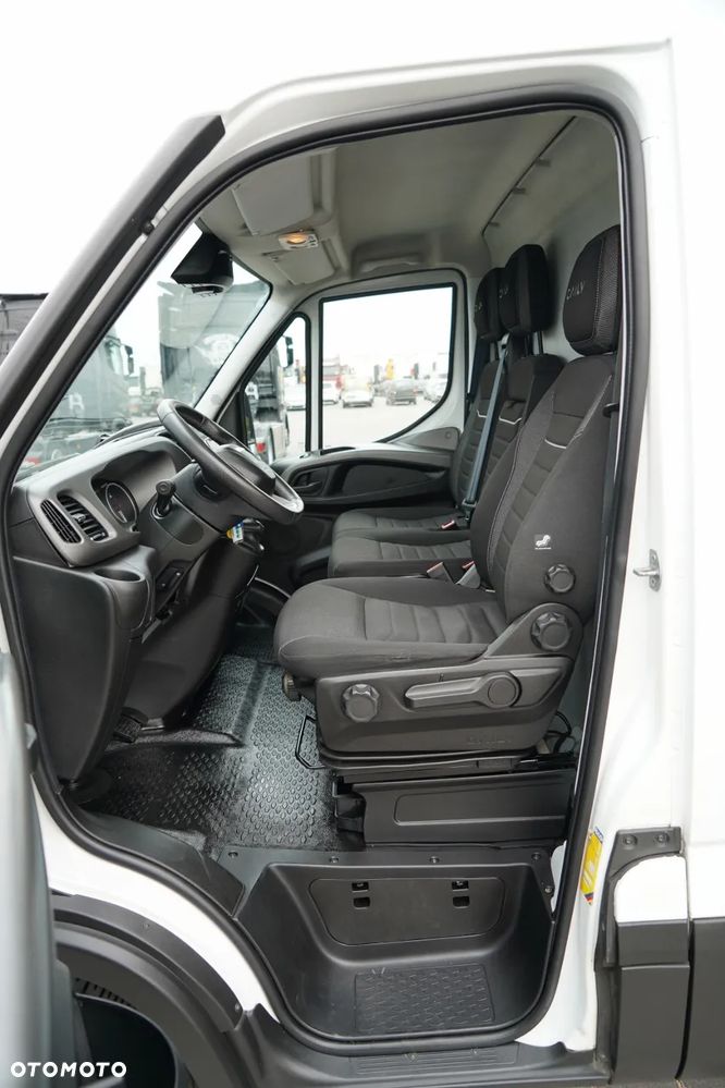 Iveco DAILY 35-180 / BLASZAK  4,7 m / FURGON / HI-MATIC / SPROWADZONY - 26