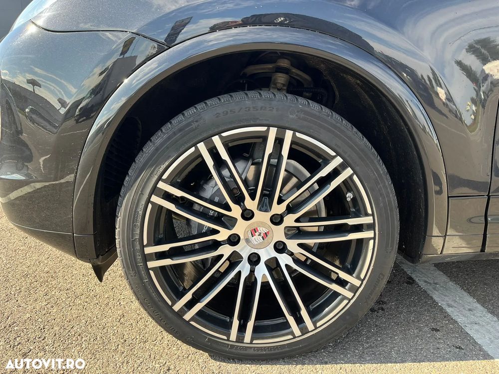 Porsche Cayenne - 35