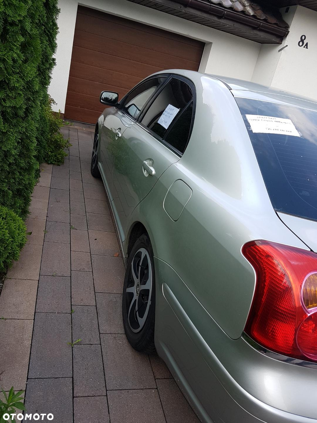 Toyota Avensis 1.8 VVT-i Sol - 3