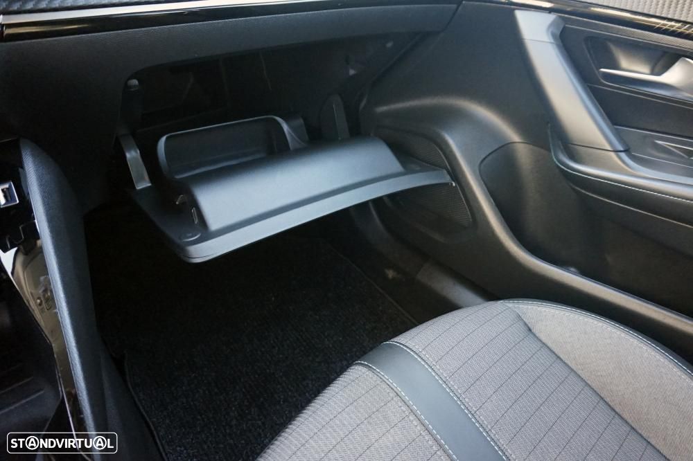 Peugeot 2008 1.2 PureTech Allure - 27