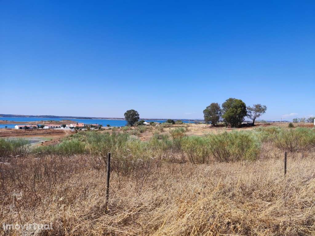 Terreno com possibilidade de construção até 720 M2, com ligação à á... - Grande imagem: 4/4