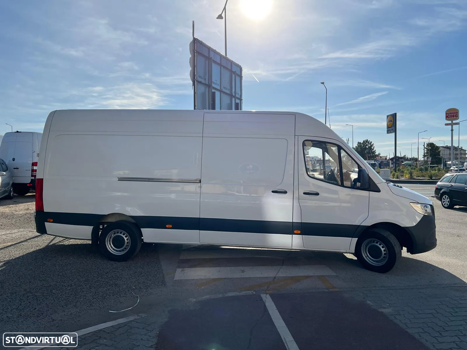 Mercedes-Benz Sprinter - 4