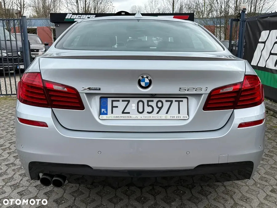 BMW Seria 5 528i xDrive - 7