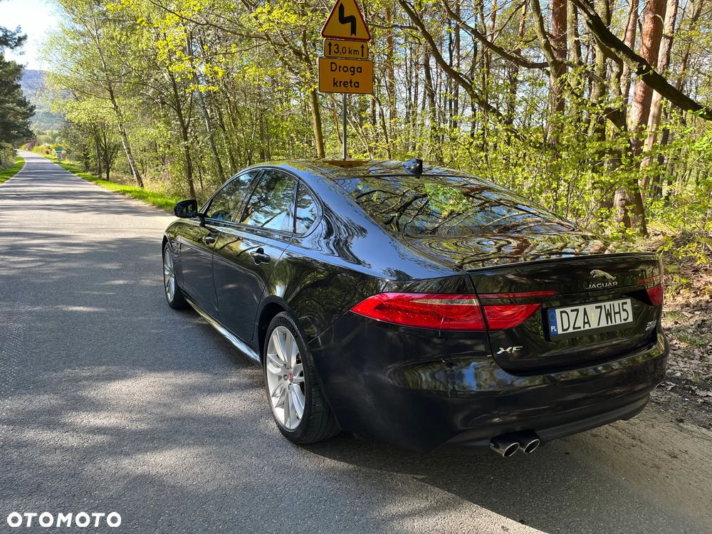 Jaguar XF 20d AWD R-Sport - 4