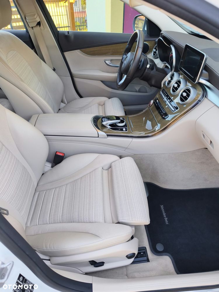 Mercedes-Benz Klasa C 200 4-Matic 7G-TRONIC - 25