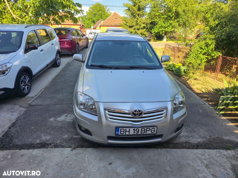 Toyota Avensis 2.0 D-4D Station Executive - 1